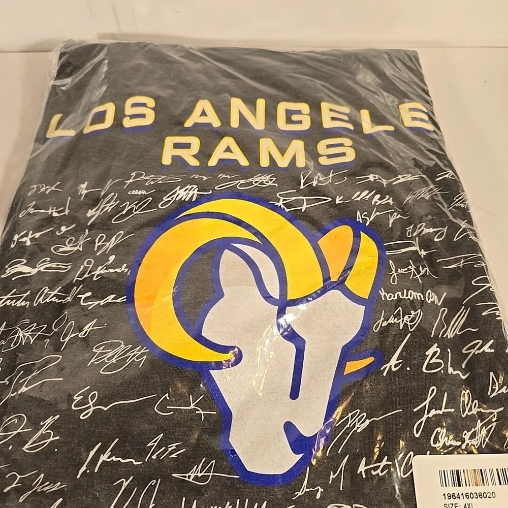 Super Bowl LVI Champions Rams Signed 4XL T-Shirt‎ and New Era Hat